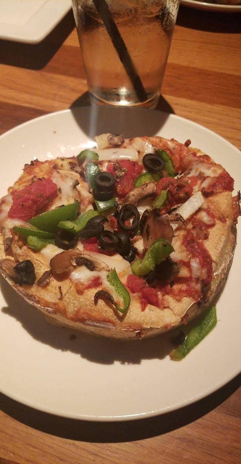 BJs Restaurant & Brewhouse | restaurant | 8285 Red Bug Lake Rd, Oviedo, FL 32765, USA | 4072782080 OR +1 407-278-2080