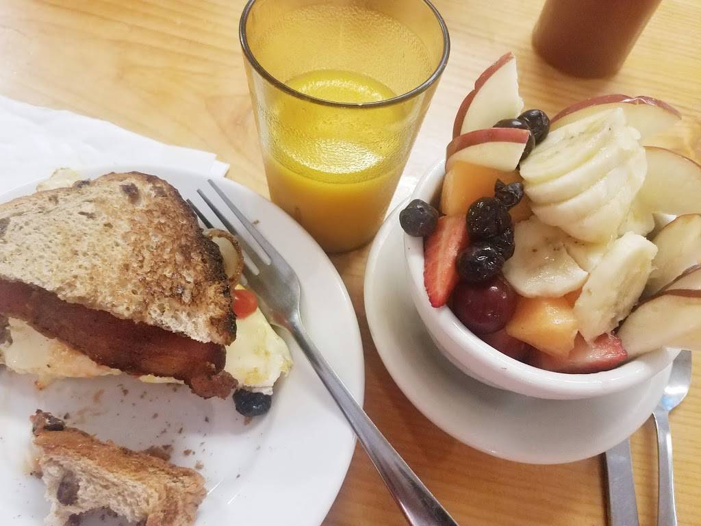 Center Harbor Diner | restaurant | 17 Whittier Hwy, Center Harbor, NH 03226, USA | 6032539881 OR +1 603-253-9881