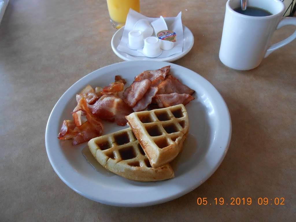 Hooked Island Grill | restaurant | 4200 Pine Island Rd, Matlacha, FL 33993, USA | 2395403463 OR +1 239-540-3463