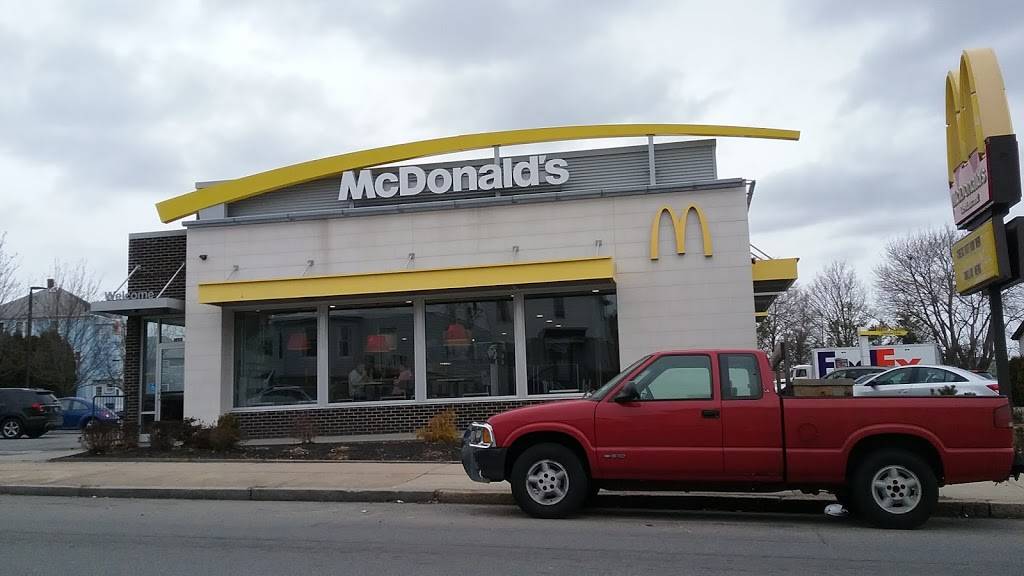 McDonalds | cafe | 1853 S Main St, Fall River, MA 02724, USA | 5086756411 OR +1 508-675-6411