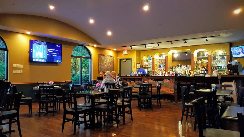 Town & Gown Bistro | restaurant | 119 N River Rd, West Lafayette, IN 47906, USA | 7652503425 OR +1 765-250-3425