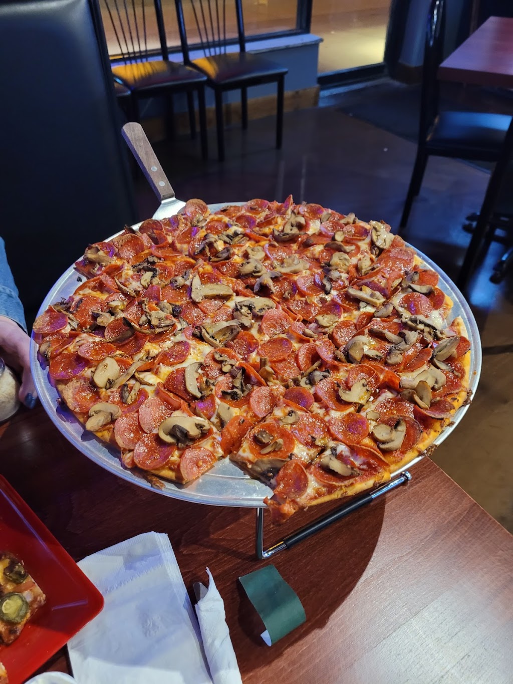 Grandads Pizza and Pub | restaurant | 1490 Bethel Rd, Columbus, OH 43220, USA | 6144599700 OR +1 614-459-9700