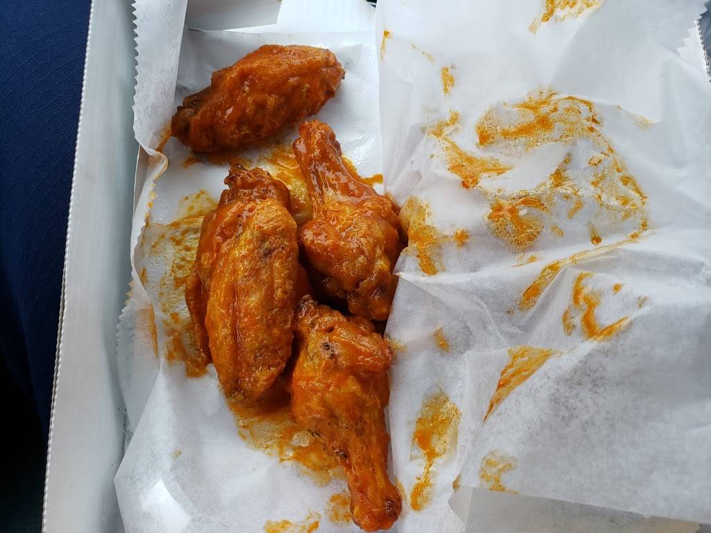 Cravwings | restaurant | 1769 Central Park Ave, Yonkers, NY 10710, USA | 9143468820 OR +1 914-346-8820