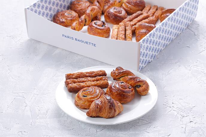 Paris Baguette | cafe | 88-16 Northern Blvd, Flushing, NY 11372, USA | 7184580260 OR +1 718-458-0260