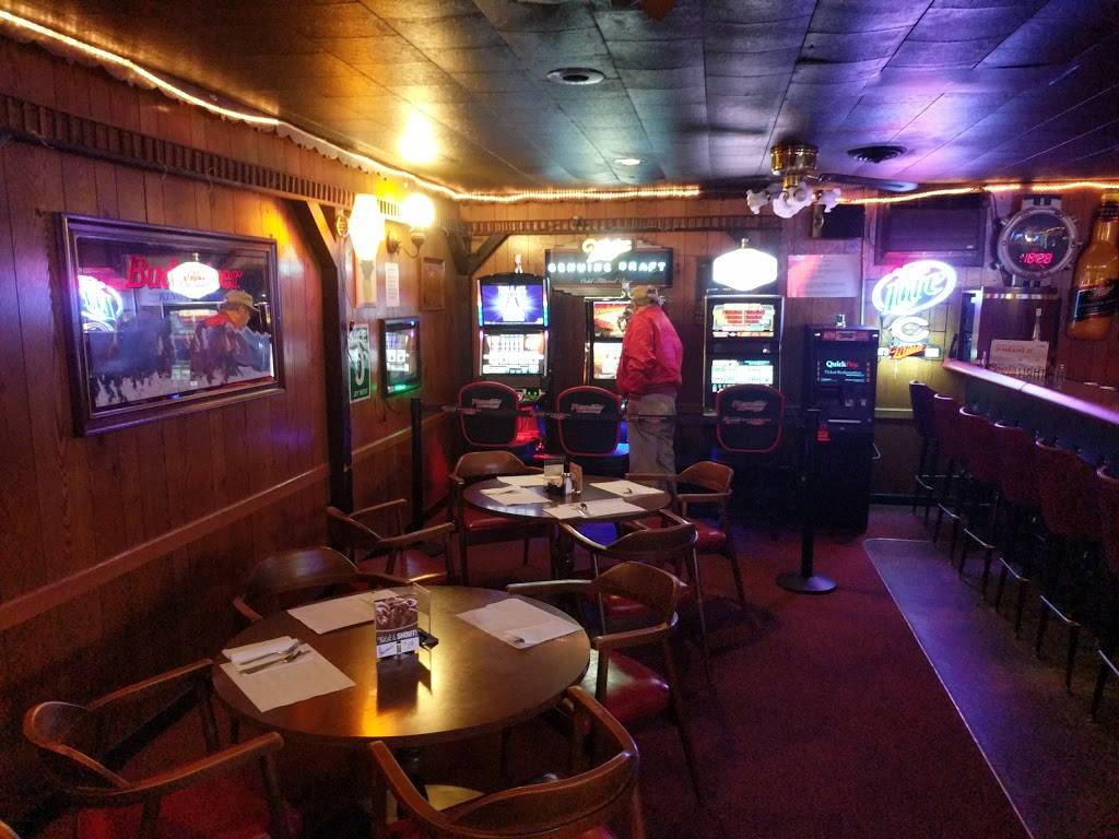 Miss Karols Fine Food & Beverage | restaurant | 1802, 1140 E Walnut St, Watseka, IL 60970, USA | 8154322875 OR +1 815-432-2875