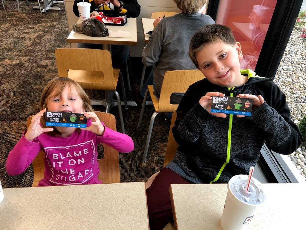 Wendys | restaurant | 9015 Maccorkle Ave, Marmet, WV 25315, USA | 3049495154 OR +1 304-949-5154