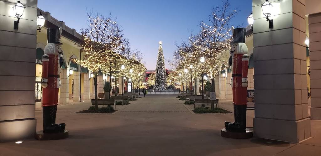 Starbucks | cafe | 529 The Arches Cir, Deer Park, NY 11729, USA | 6312420802 OR +1 631-242-0802