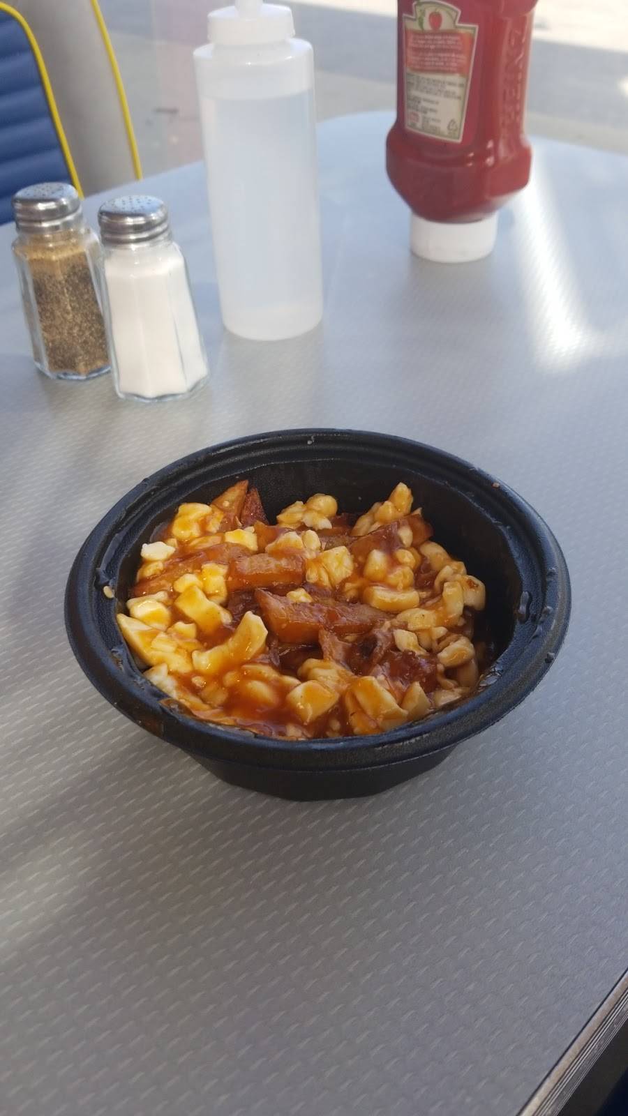 La Belle Province | restaurant | 361 Chemin de la Grande-Côte, Boisbriand, QC J7G 1B2, Canada | 4504194199 OR +1 450-419-4199