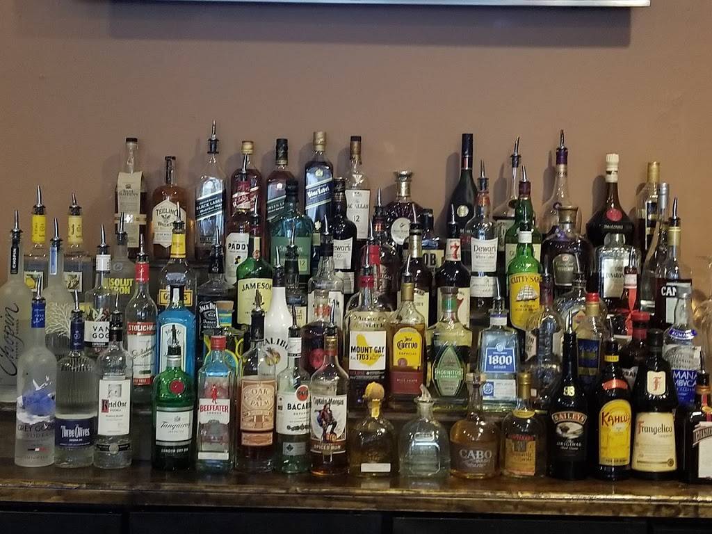 Giorgios | restaurant | 253 E Stuart Ave, Lake Wales, FL 33853, USA | 8636764330 OR +1 863-676-4330