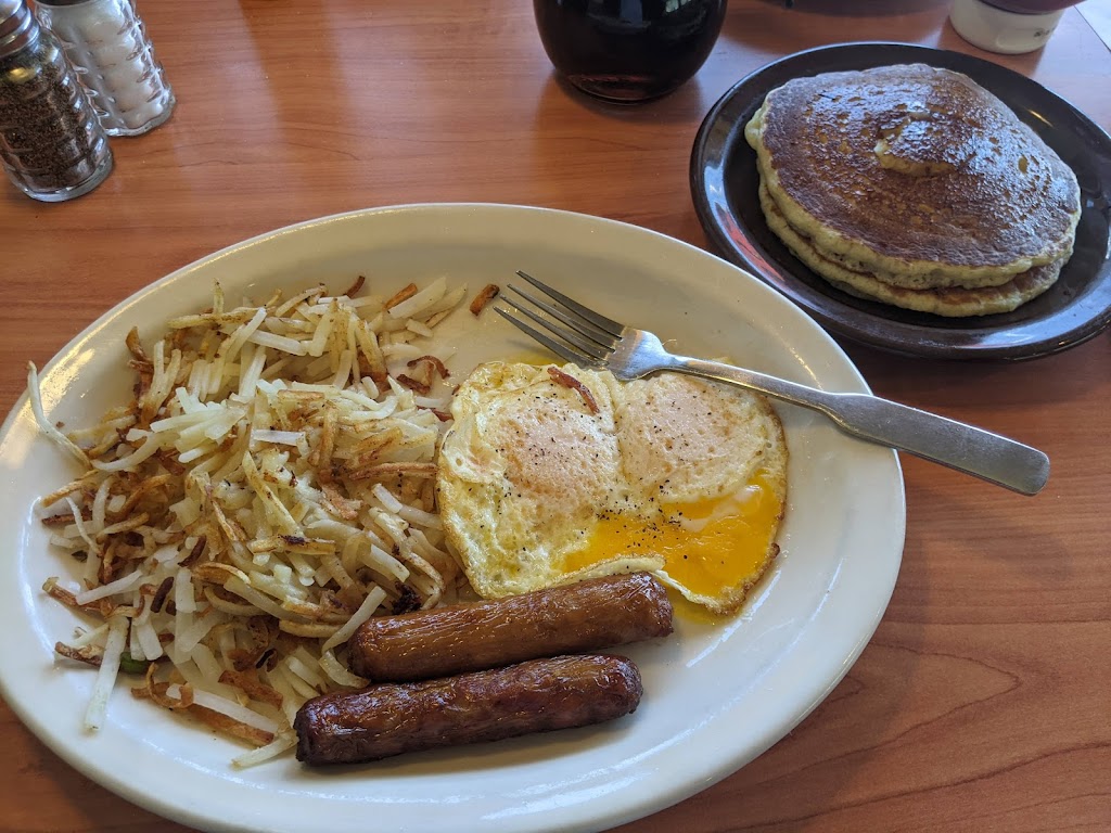 Village Inn | bakery | 5 Walmart Way, La Junta, CO 81050, USA | 7193841084 OR +1 719-384-1084