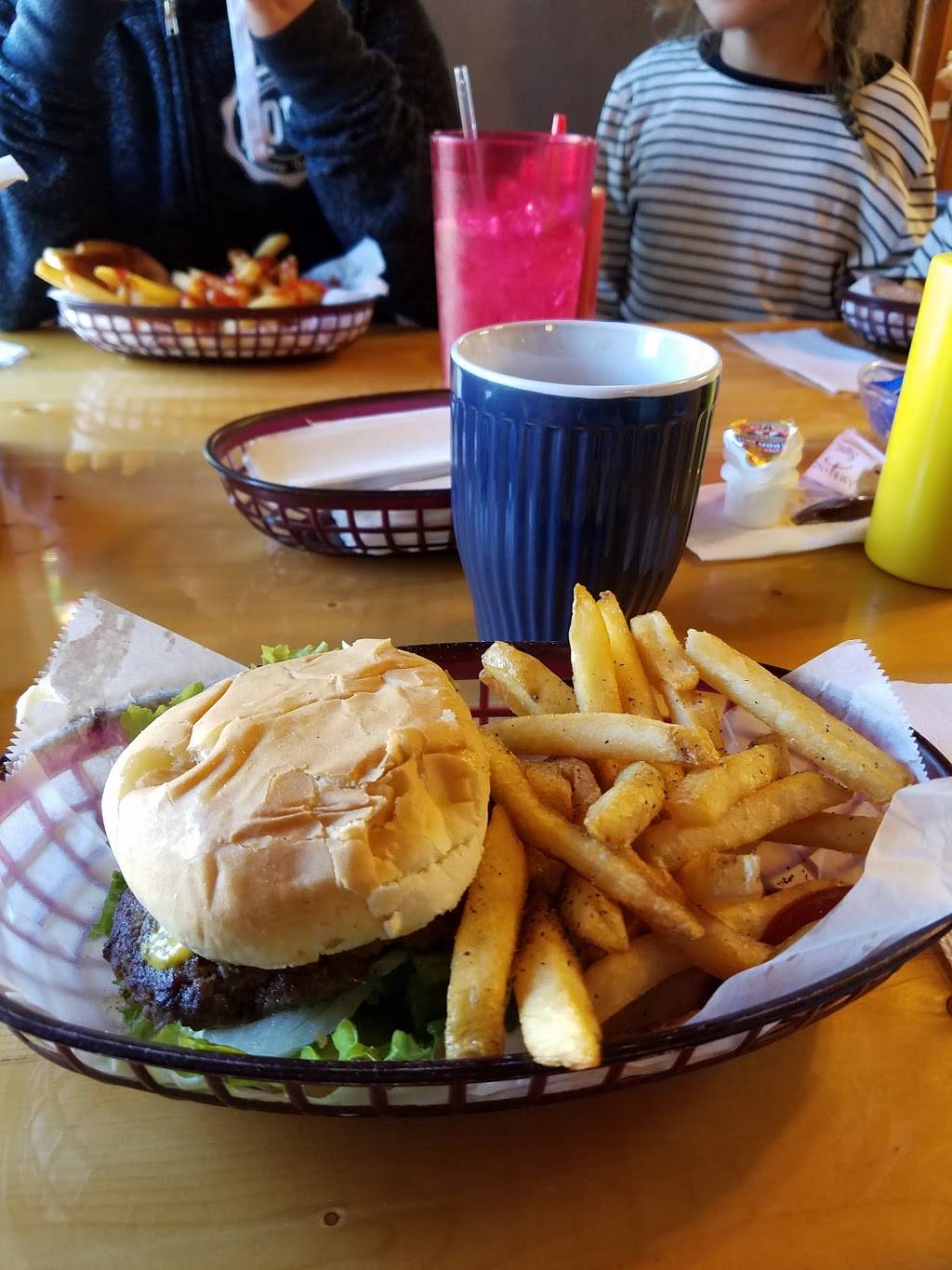 Burger Barn | restaurant | 6404 Pony Express Trail, Pollock Pines, CA 95726, USA | 5303447167 OR +1 530-344-7167