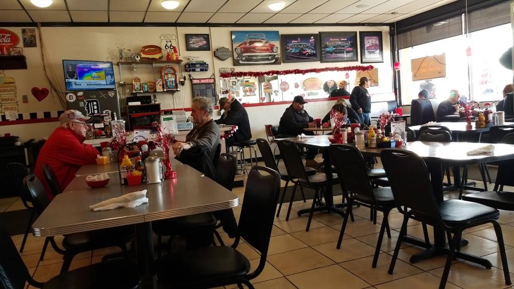 Annes Diner | restaurant | 2842 Pine Grove Ave, Port Huron, MI 48060, USA | 8109857333 OR +1 810-985-7333
