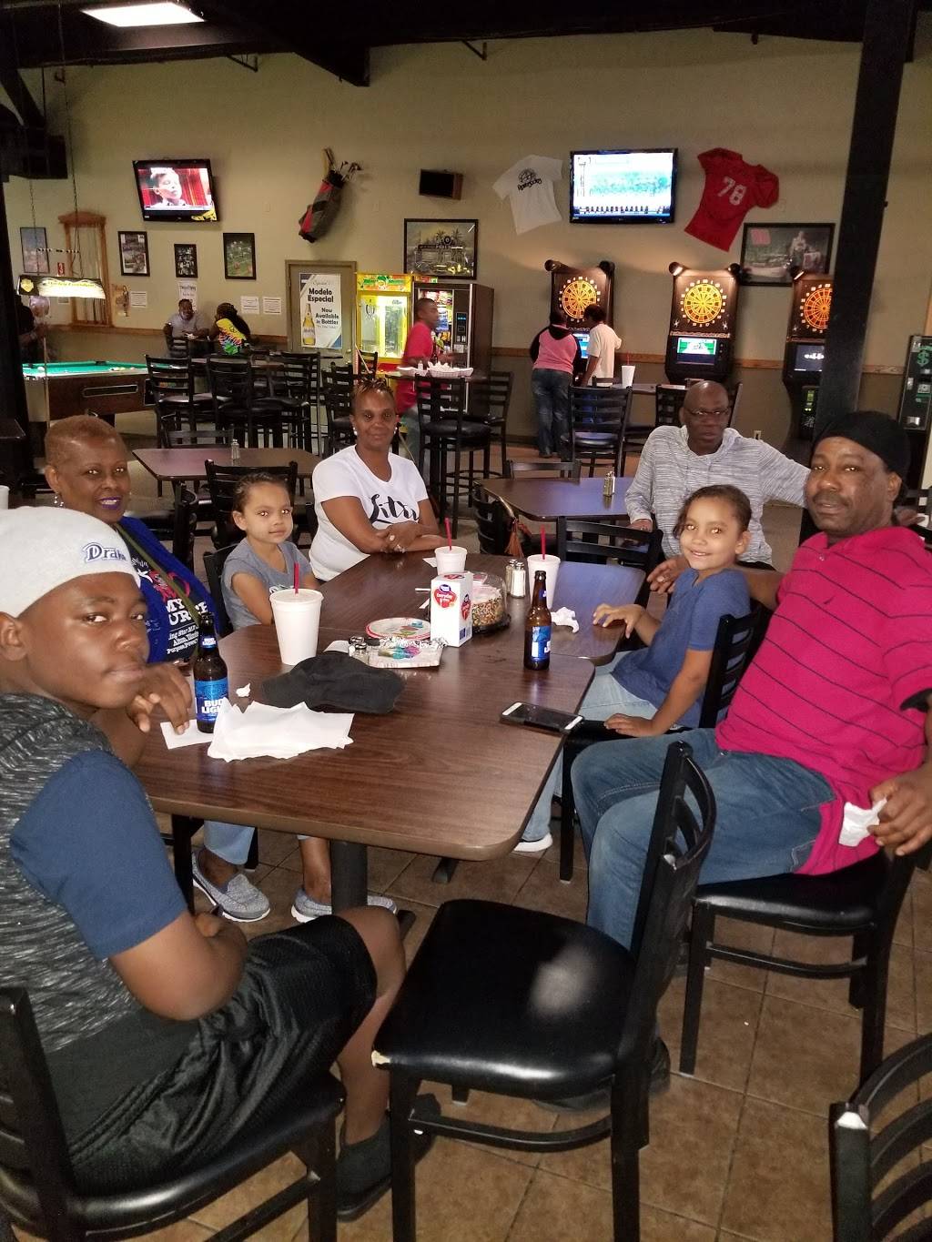 Riverbend Billiards & Grill | restaurant | 909 E Broadway, Alton, IL 62002, USA | 6184624435 OR +1 618-462-4435