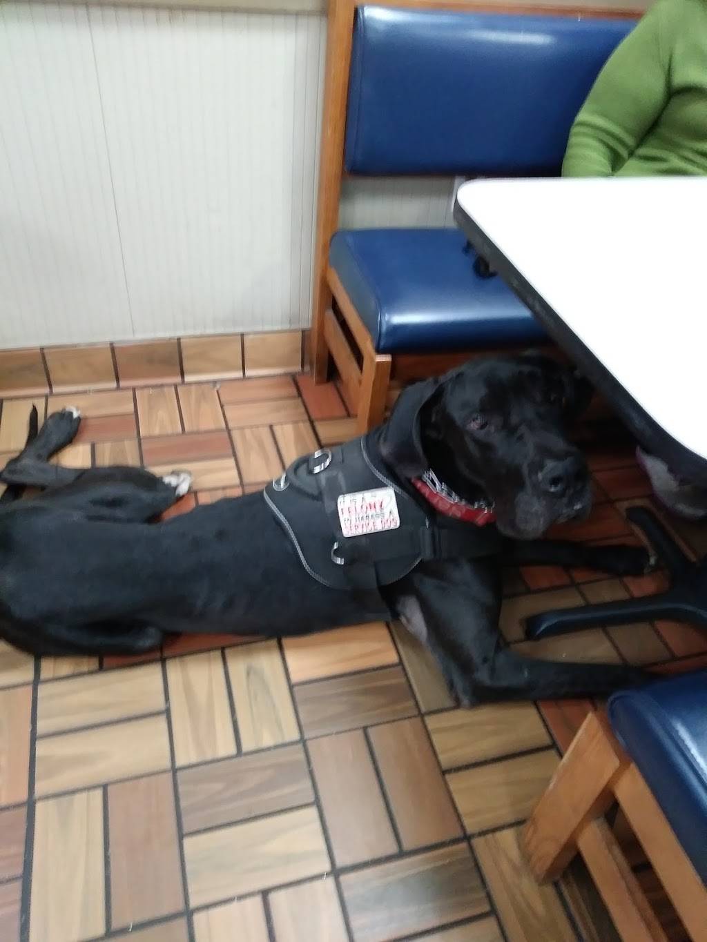 Captain Ds | restaurant | 221 W Shockley Ferry Rd, Anderson, SC 29624, USA | 8642242803 OR +1 864-224-2803