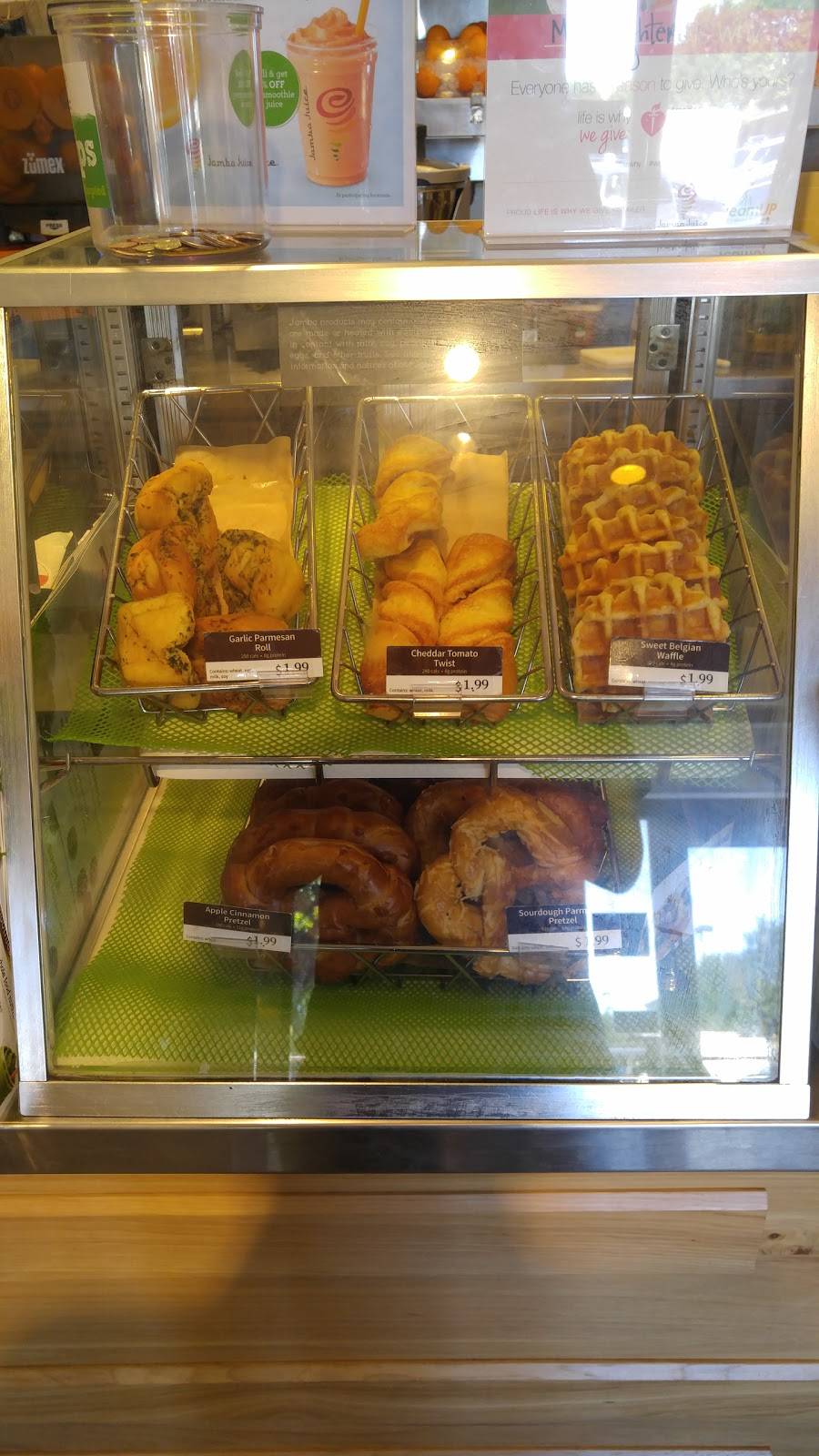 Jamba Juice Woodland Hills II | restaurant | 22815 Victory Blvd #B, West Hills, CA 91307, USA | 8183405770 OR +1 818-340-5770