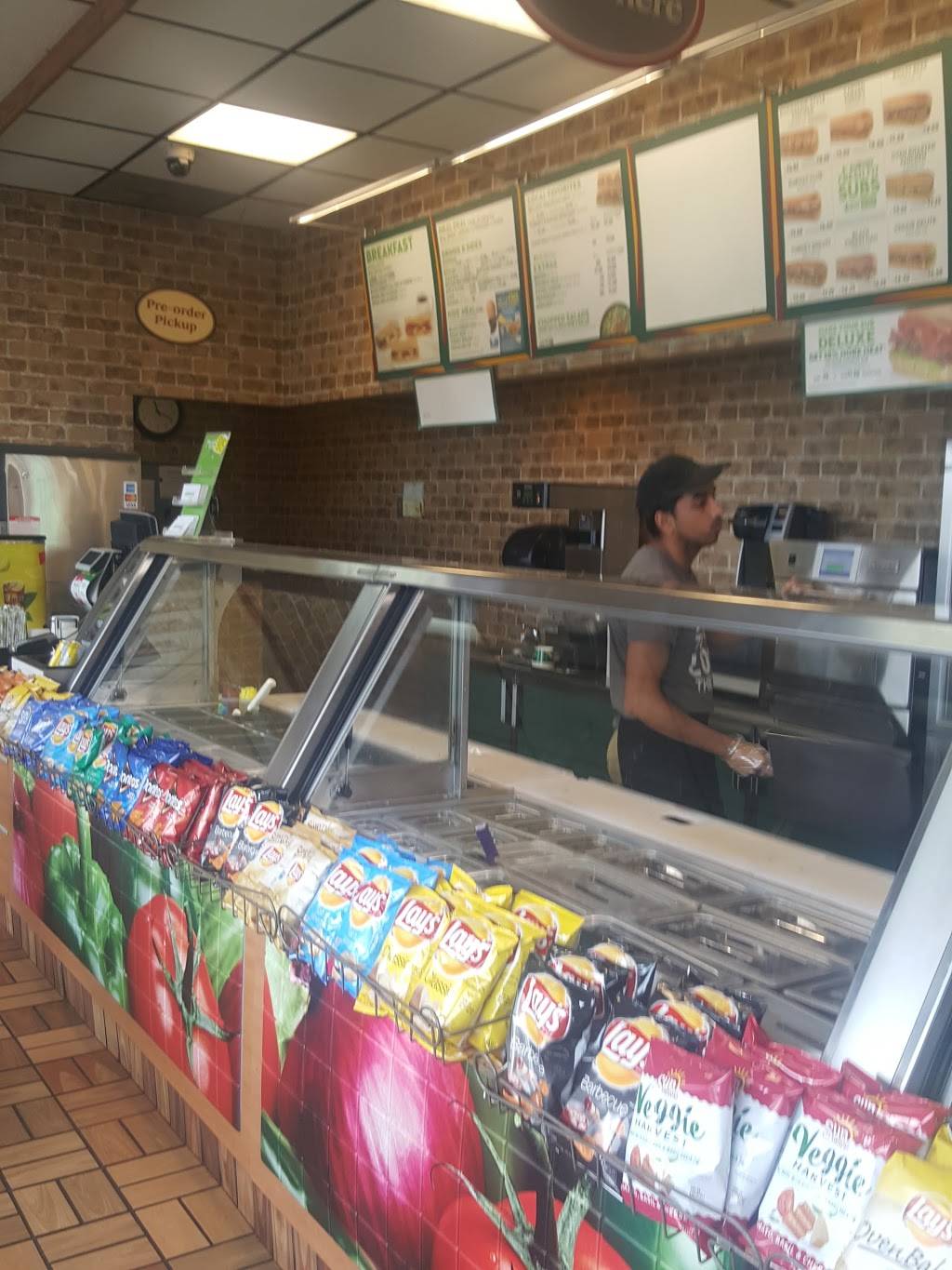Subway | restaurant | Raleys Shopping Center, 7459 Watt Ave Suite 113, North Highlands, CA 95660, USA | 8333668564 OR +1 833-366-8564