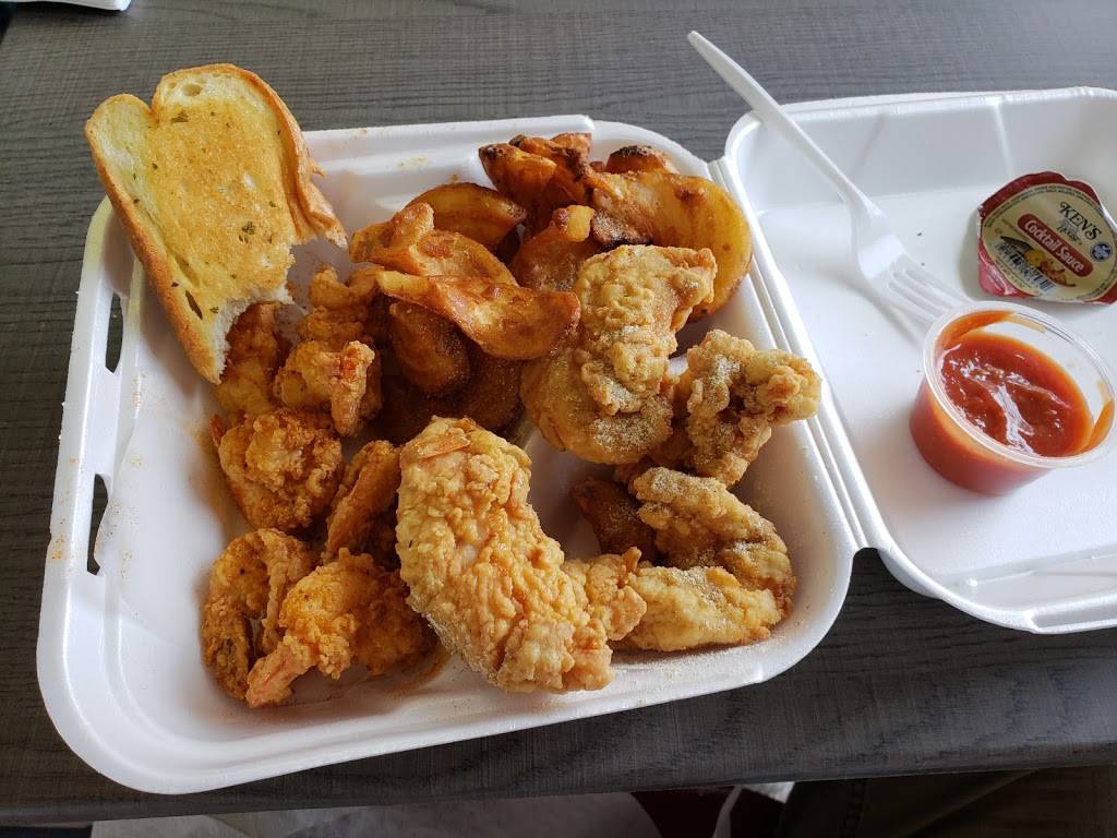 Tip Top Chicken & Shrimp | restaurant | 101 Monument Rd, Jacksonville, FL 32277, USA | 9044230775 OR +1 904-423-0775