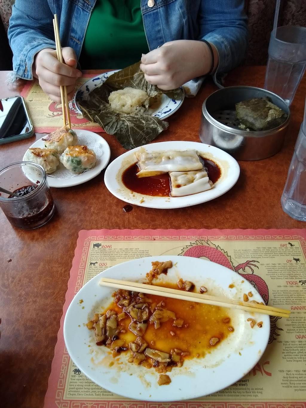 Golden Wok | restaurant | 2755 E Grand River Ave, East Lansing, MI 48823, USA | 5173338322 OR +1 517-333-8322