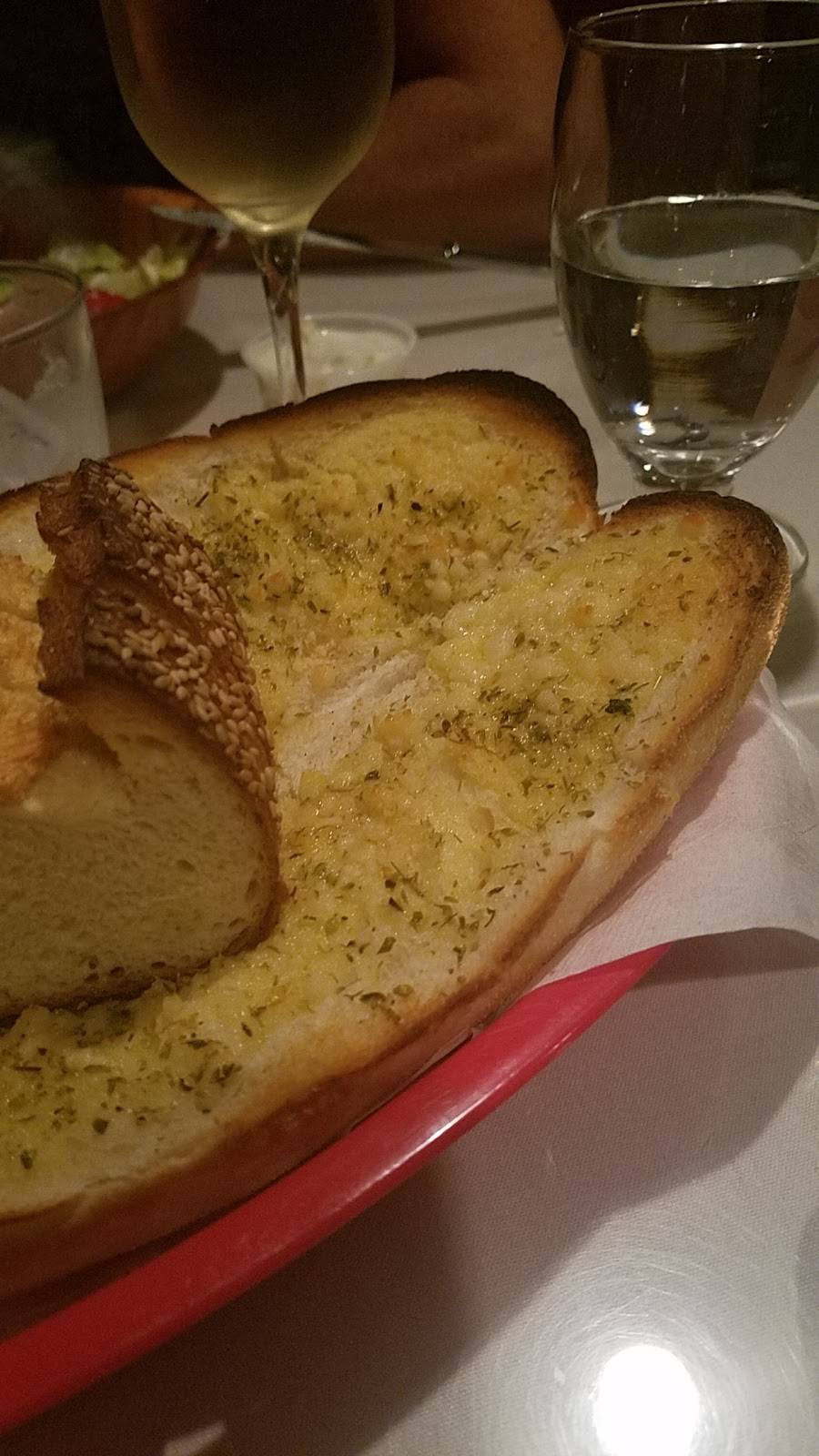 Onofrios | restaurant | 421 Neighborhood Rd, Mastic Beach, NY 11951, USA | 6313953332 OR +1 631-395-3332