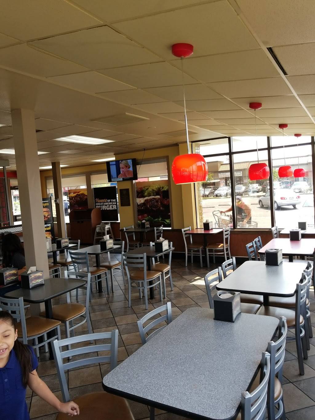 Carls Jr. | restaurant | 12653 Sherman Way, North Hollywood, CA 91605, USA | 8187645888 OR +1 818-764-5888