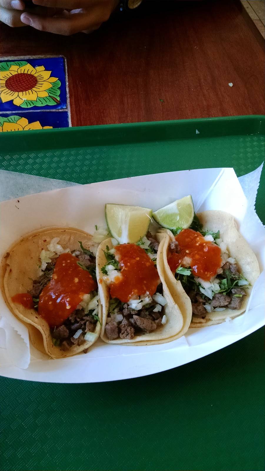 La Hacienda Plaza Associates | restaurant | 334 E Lake St, Minneapolis, MN 55408, USA | 6128240408 OR +1 612-824-0408