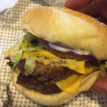 Checkers | restaurant | 23815 Van Dyke Ave, Center Line, MI 48015, USA | 5867546444 OR +1 586-754-6444