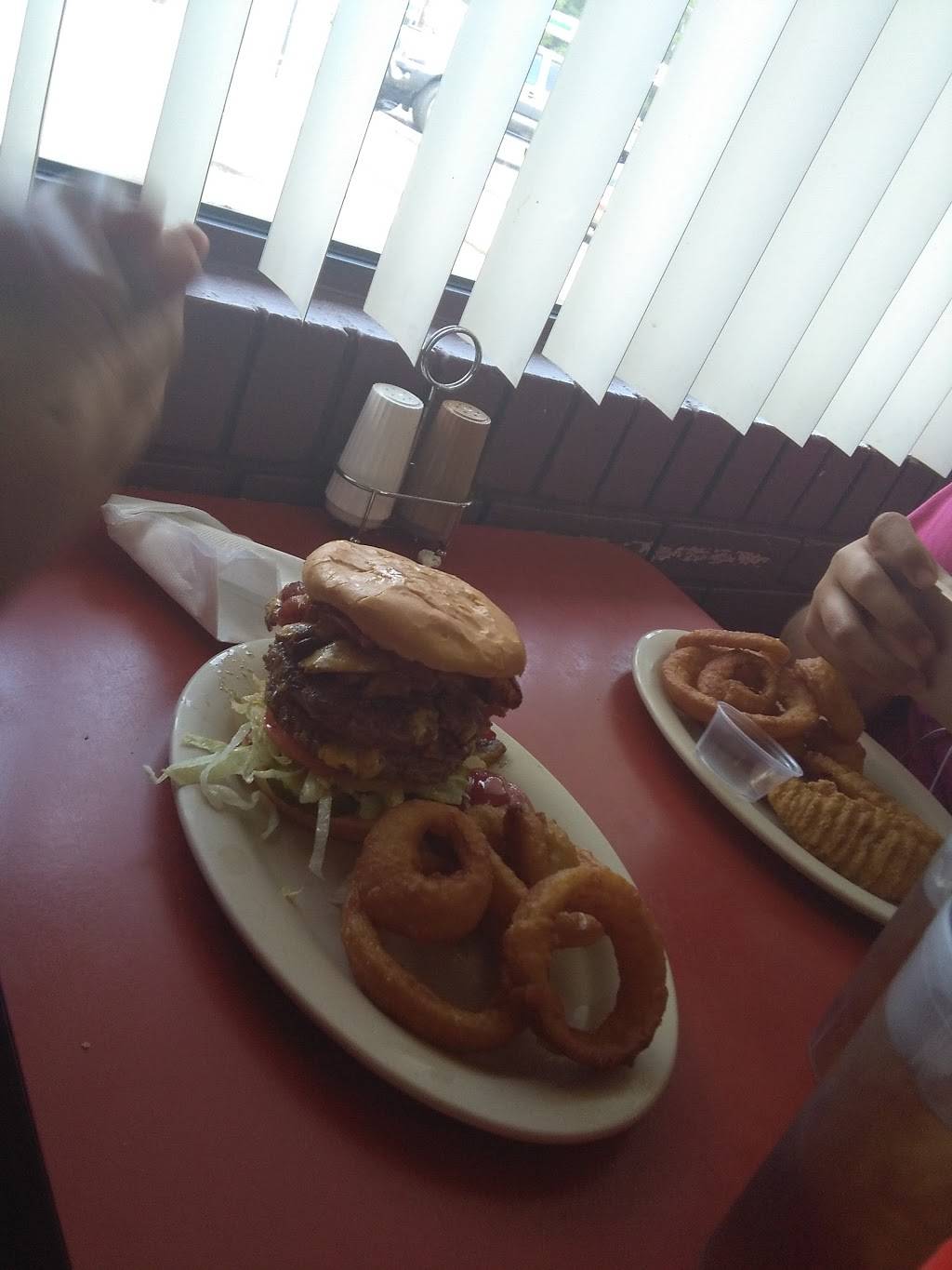 Mama Nois Pizza | restaurant | 1007 N Main St, Norwood, NC 28128, USA | 7044740159 OR +1 704-474-0159