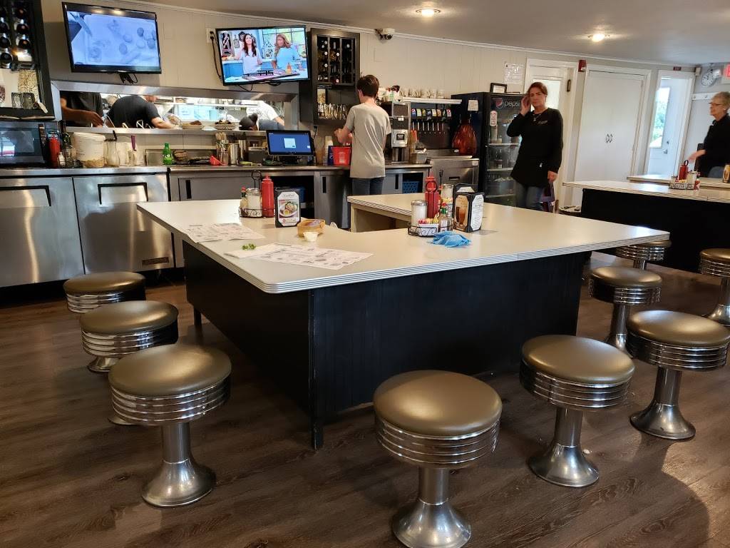 Marshland Restaurant & Bakery | restaurant | 109 MA-6A, Sandwich, MA 02563, USA | 5088889824 OR +1 508-888-9824