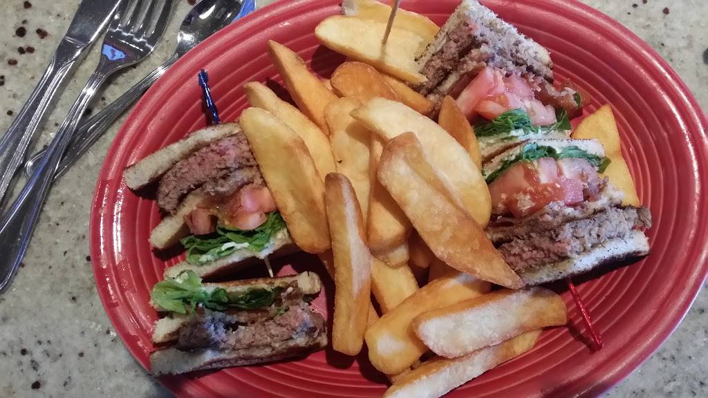 Reds Kitchen and Tavern | restaurant | 131 Newbury St, Peabody, MA 01960, USA | 9785317337 OR +1 978-531-7337