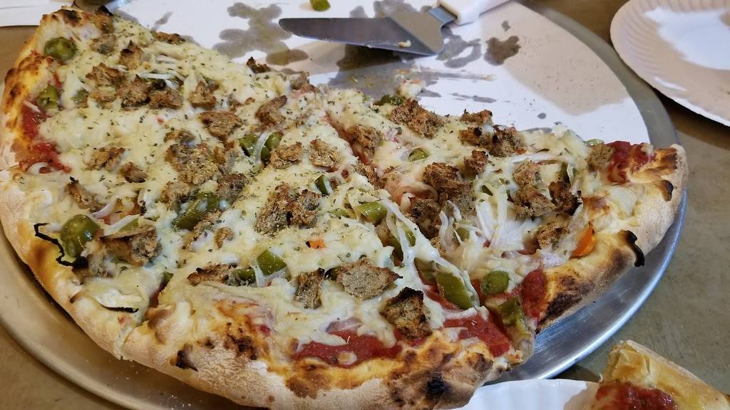 The Chicago House of Za Vegan Pizzeria | restaurant | 1939 W Byron St, Chicago, IL 60613, USA | 7737703848 OR +1 773-770-3848