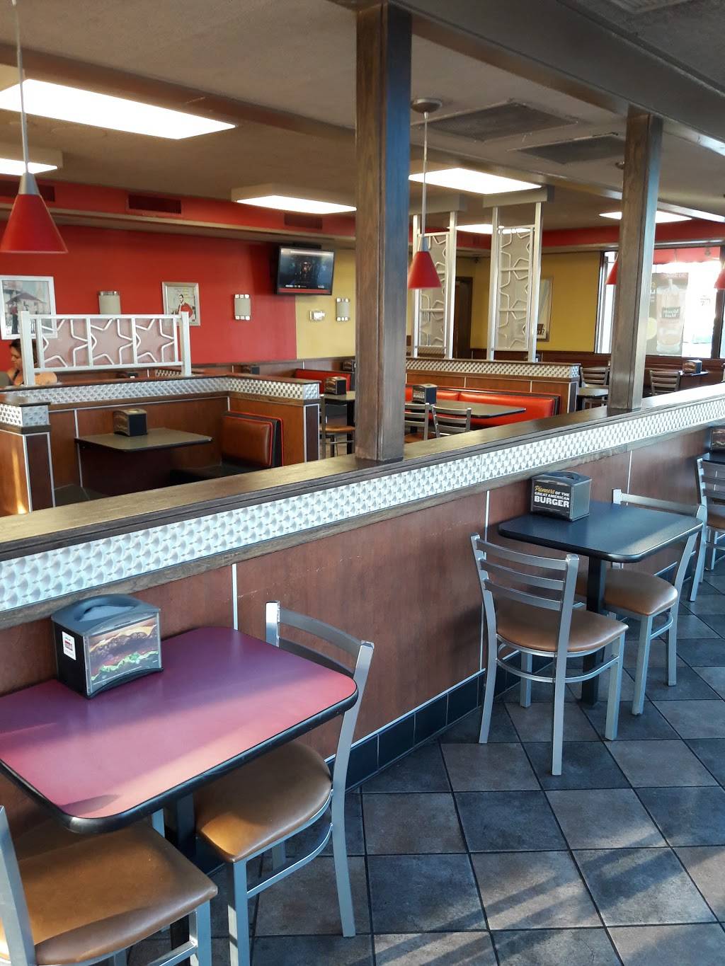 Carls Jr. | restaurant | 990 N Main St, Manteca, CA 95336, USA | 2092395851 OR +1 209-239-5851