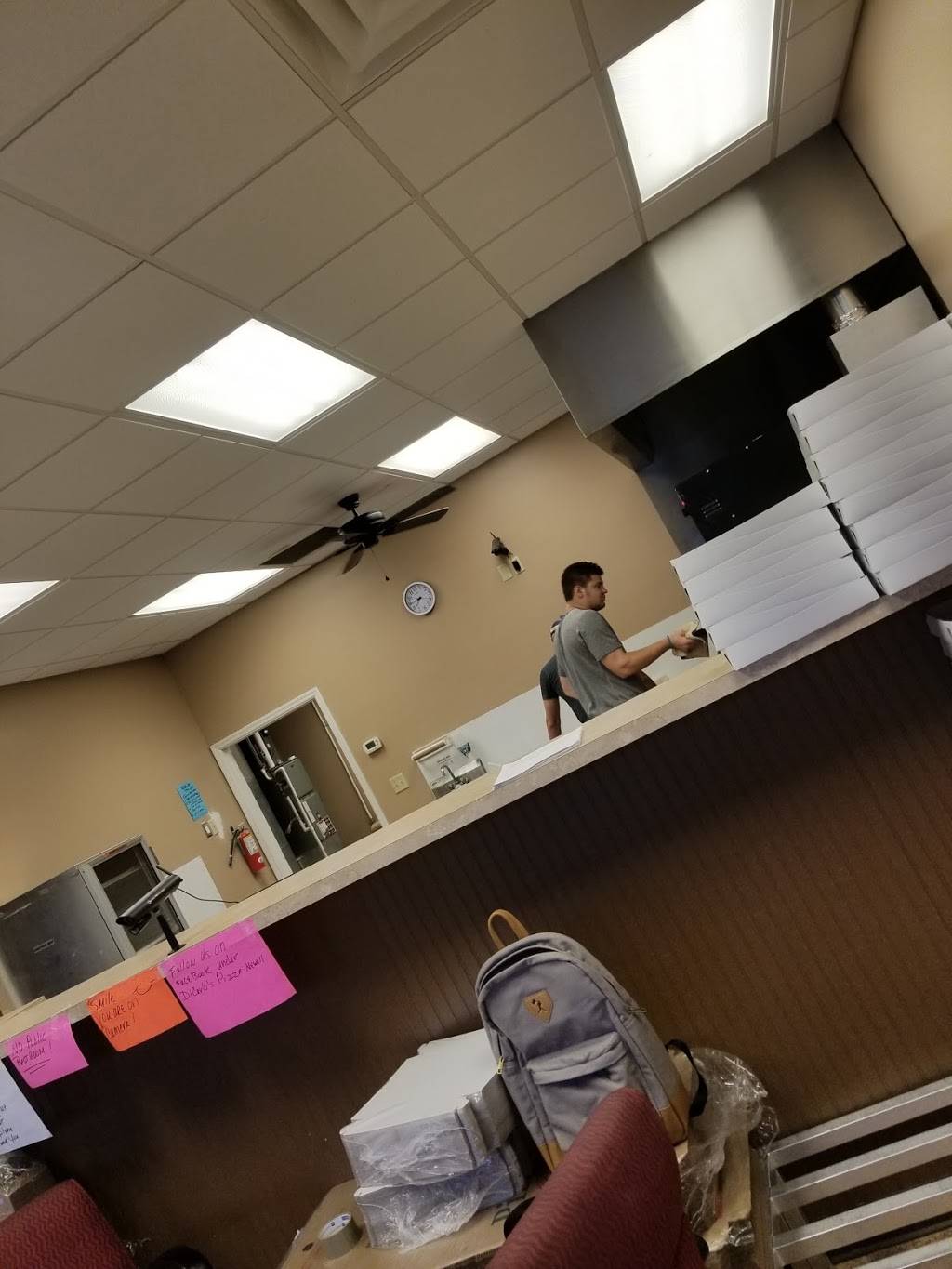 DiCarlos Original Pizza | meal takeaway | 541 Washington St, Newell, WV 26050, USA | 3044593559 OR +1 304-459-3559