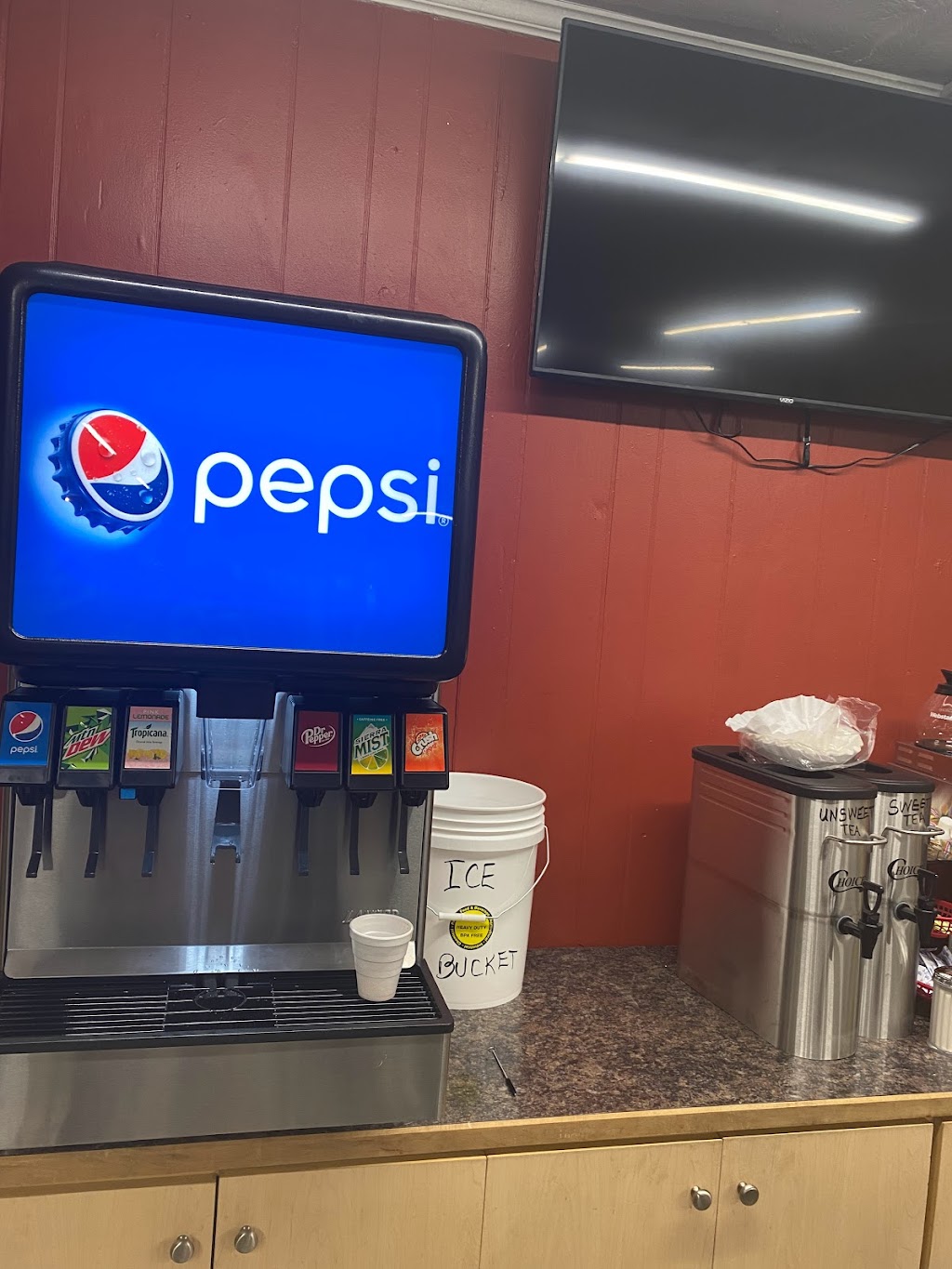 Hillbilly Country Store & Grill | restaurant | 8251 Henry Rd, Henry, VA 24102, USA | 2766277237 OR +1 276-627-7237