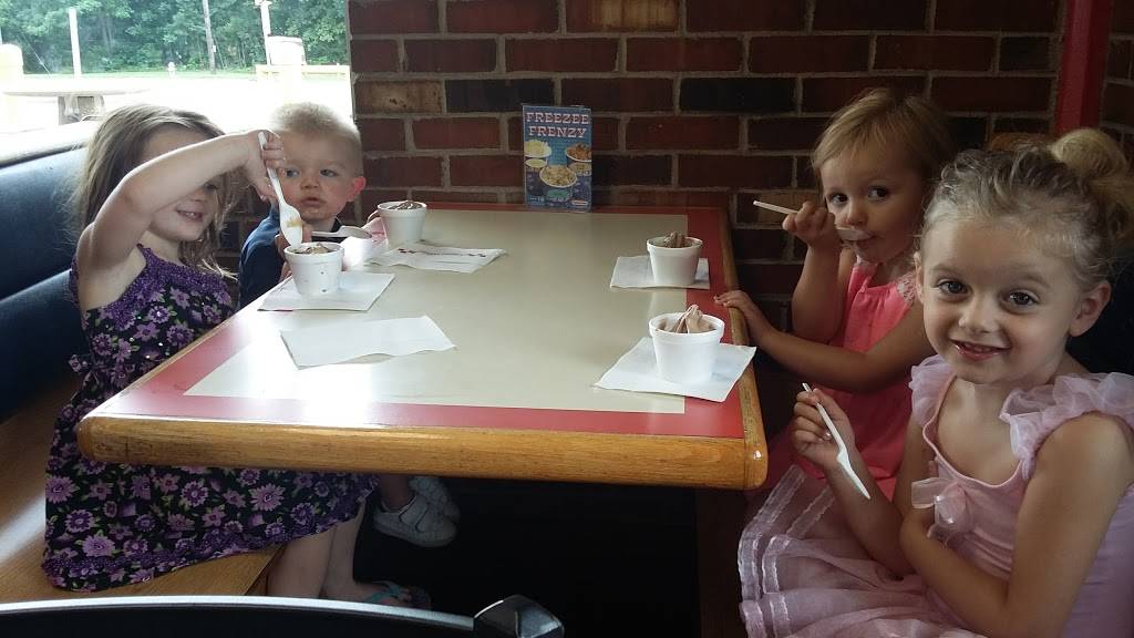 Tastee Freez | restaurant | 1600 W Virginia Ave, Crewe, VA 23930, USA | 4346457900 OR +1 434-645-7900