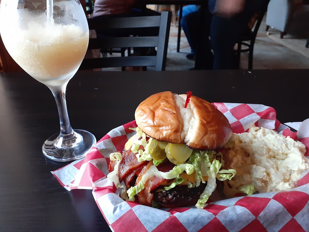 Woodland Cellars | restaurant | 212 N Main St, Hubbard, OH 44425, USA | 3305369988 OR +1 330-536-9988