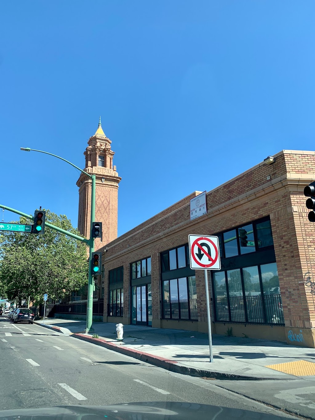 Pimpin Chkn | restaurant | 5701 International Blvd Unit 12, Oakland, CA 94621, USA | 4159175956 OR +1 415-917-5956