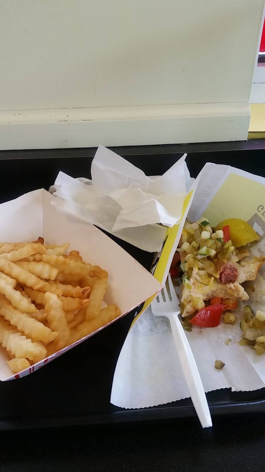 Zels Roast Beef | restaurant | 801 N Main St, Crown Point, IN 46307, USA | 2192269850 OR +1 219-226-9850