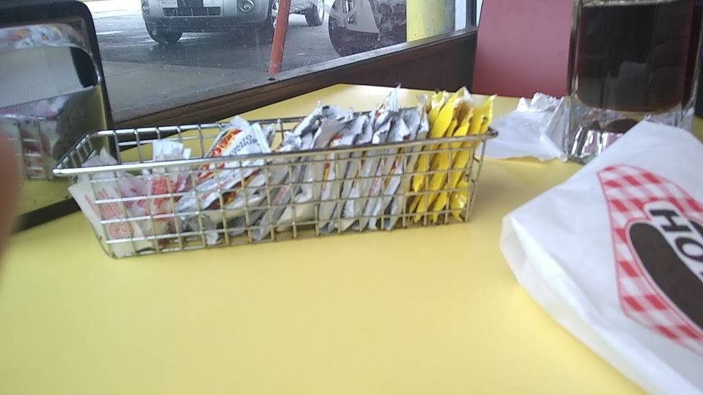 Shopoffs Drive-In | restaurant | 417 S Huntington St, Syracuse, IN 46567, USA | 5744573012 OR +1 574-457-3012