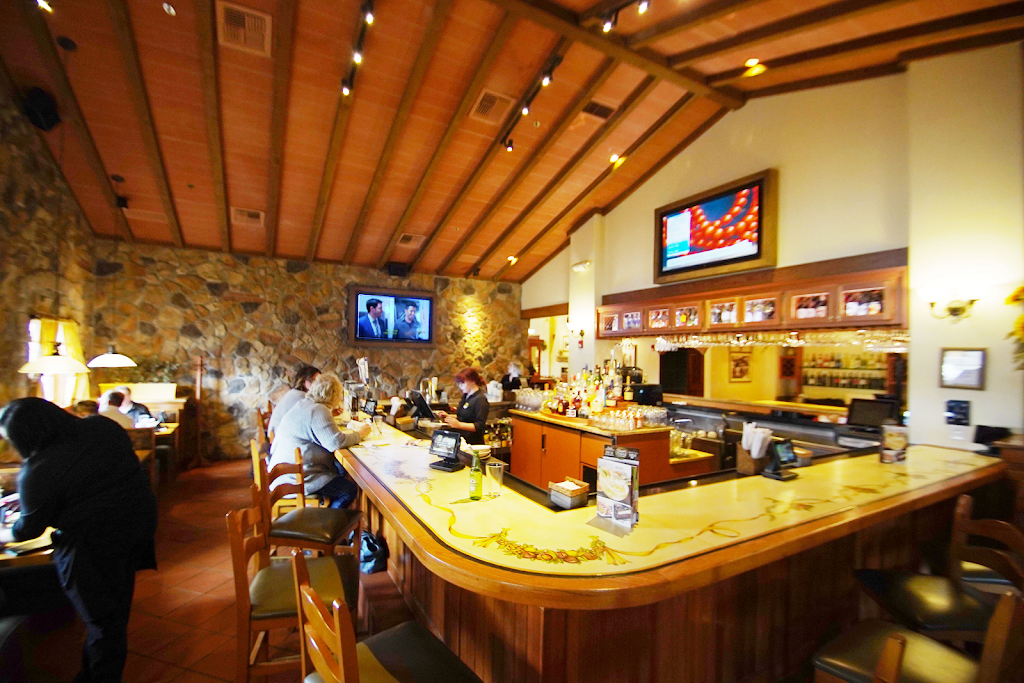 Olive Garden Italian Restaurant | meal takeaway | 1112 Vestal Pkwy E, Vestal, NY 13850, USA | 6077485840 OR +1 607-748-5840