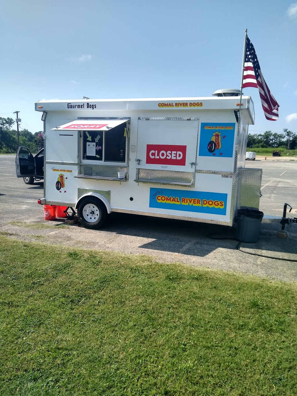 Charlies Comal River Dogs | meal takeaway | 111 Landa St, New Braunfels, TX 78130, USA | 8306434826 OR +1 830-643-4826