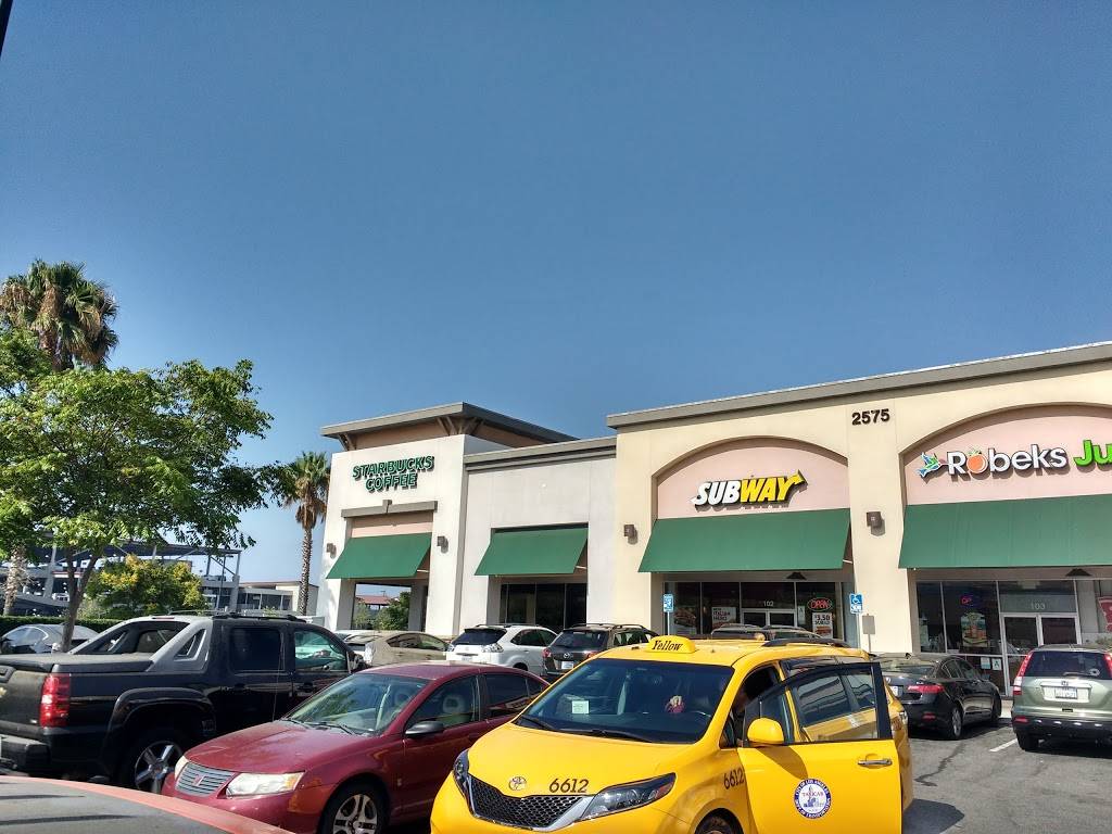 Starbucks | cafe | 2555 N Hollywood Way, Burbank, CA 91505, USA | 8185650571 OR +1 818-565-0571