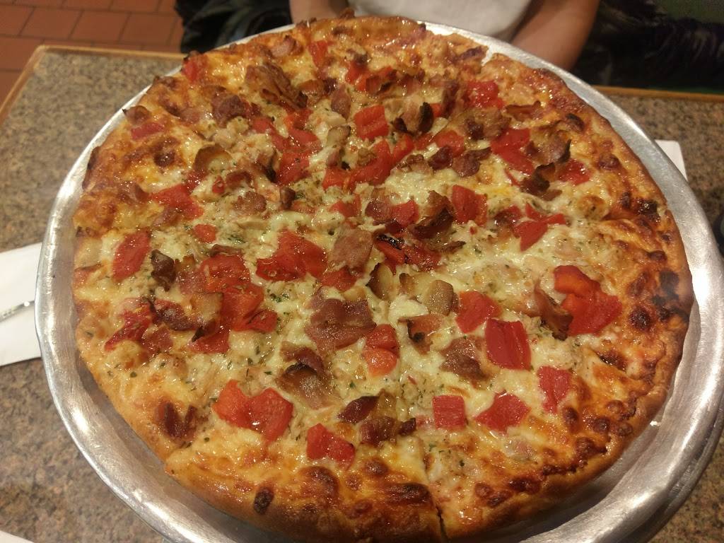 Famous Pizza House | restaurant | 23 N Main St, Norwalk, CT 06854, USA | 2038386100 OR +1 203-838-6100