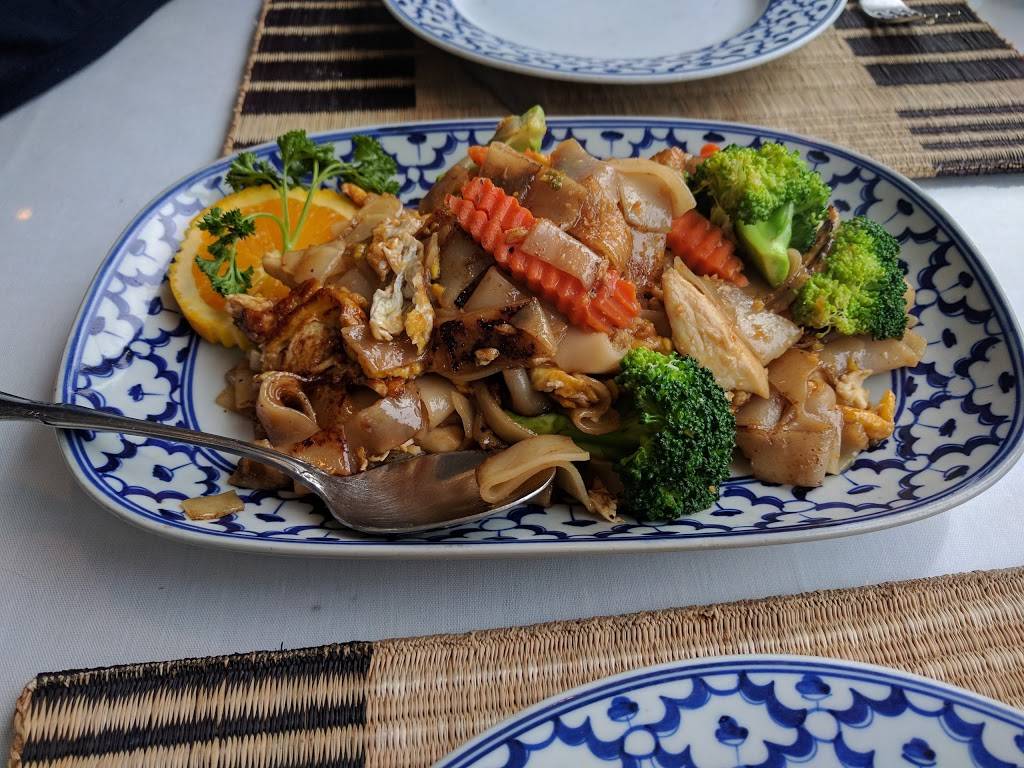 Henrys Hunan | restaurant | 1708 Church St, San Francisco, CA 94131, USA | 4158269189 OR +1 415-826-9189