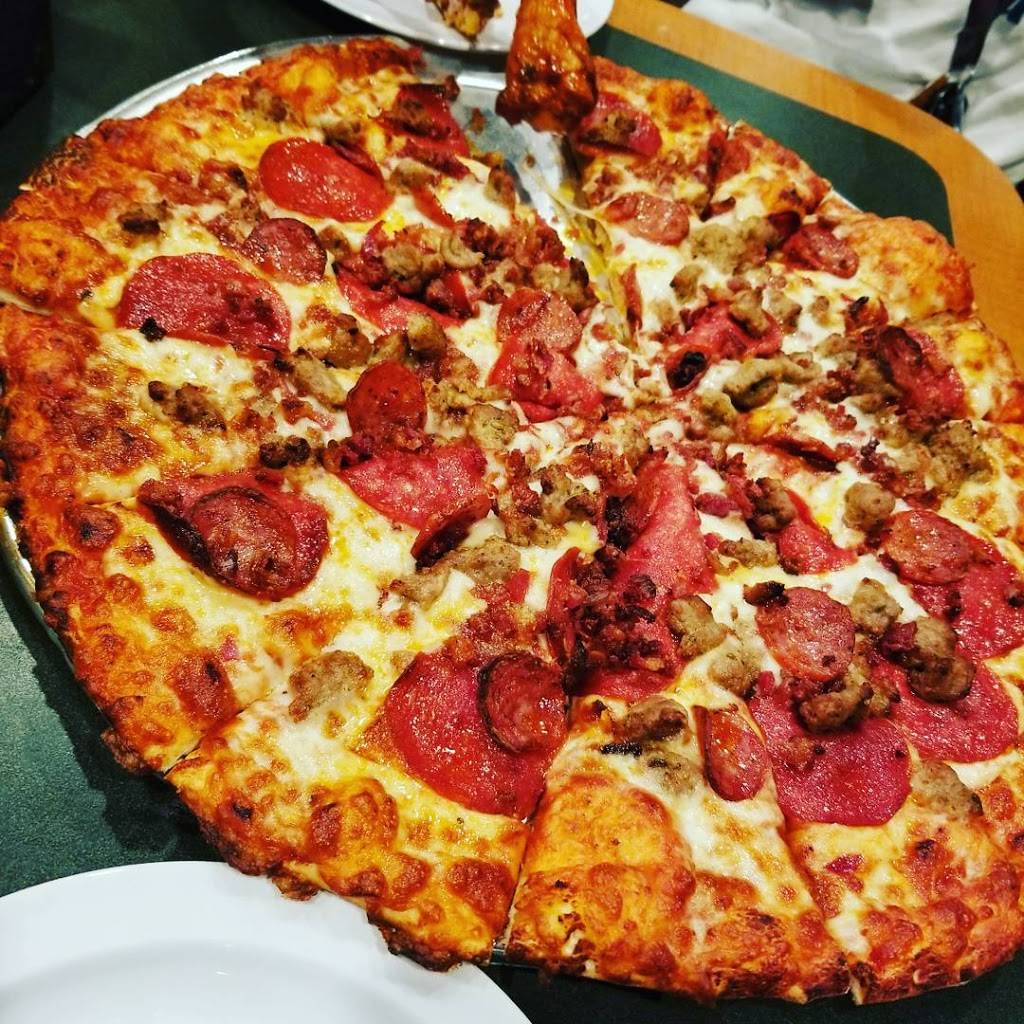 Round Table Pizza | meal delivery | 15002 Summit Ave, Fontana, CA 92336, USA | 9094636500 OR +1 909-463-6500