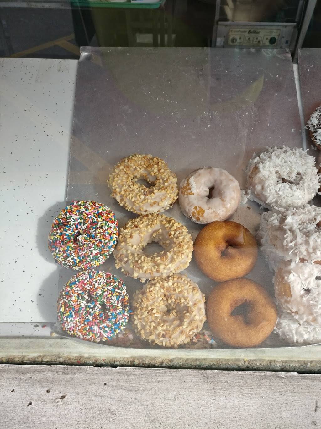 Tas-t-o Donuts | restaurant | 2209 E Silver Springs Blvd, Ocala, FL 34470, USA | 3526227657 OR +1 352-622-7657