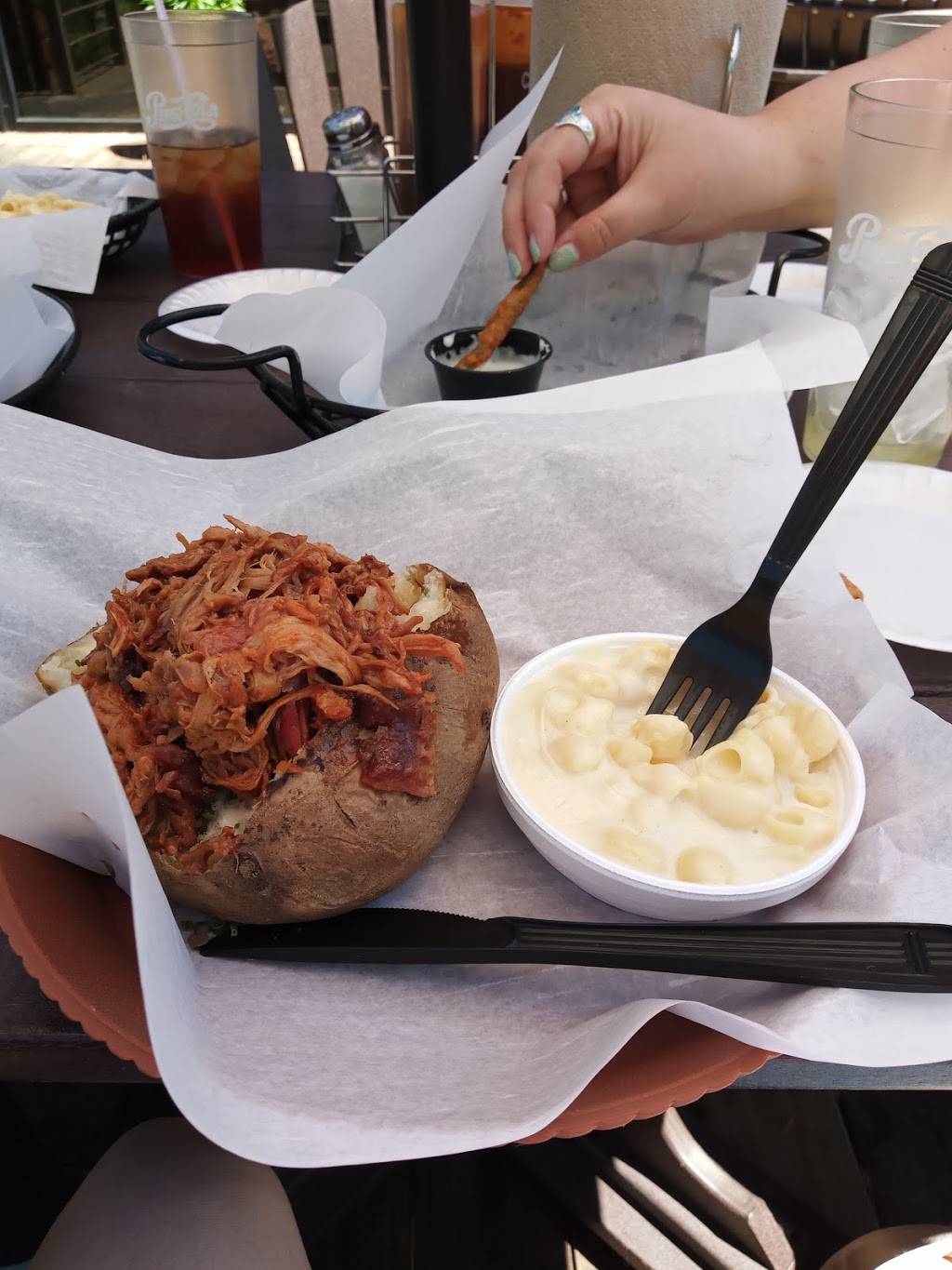 Pig in a Poke | restaurant | 130 Mayo Cir, Pikeville, KY 41501, USA | 6064379511 OR +1 606-437-9511