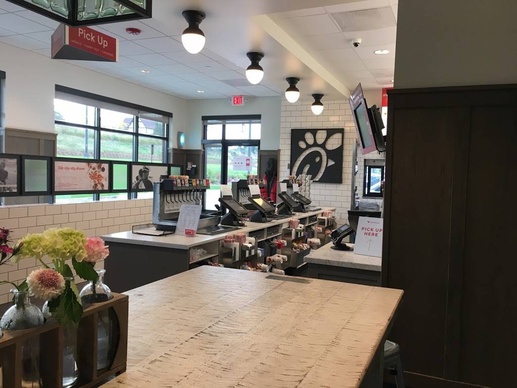 Chick-fil-A | restaurant | 1 N Moorland Rd, Brookfield, WI 53005, USA | 2627862443 OR +1 262-786-2443