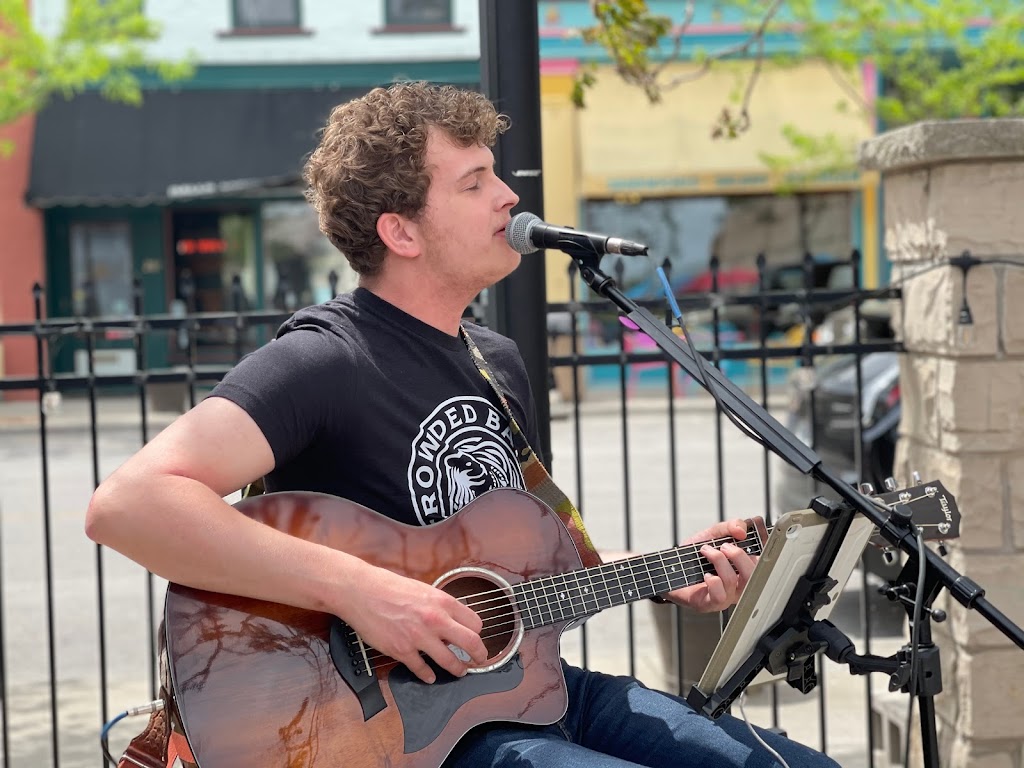 Finns Food & Spirits | restaurant | 214 N Main St, Hannibal, MO 63401, USA | 5732480881 OR +1 573-248-0881