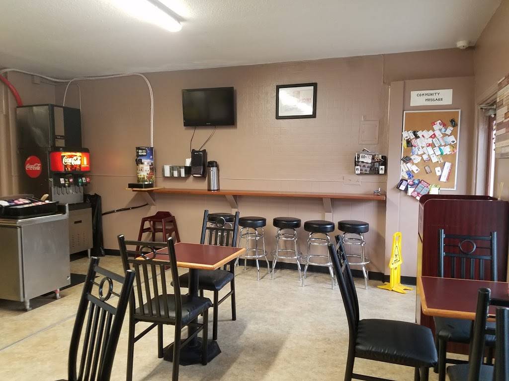 The Little Chicken - Burger | restaurant | 15178 8th Ave SW, Burien, WA 98166, USA | 2065961657 OR +1 206-596-1657