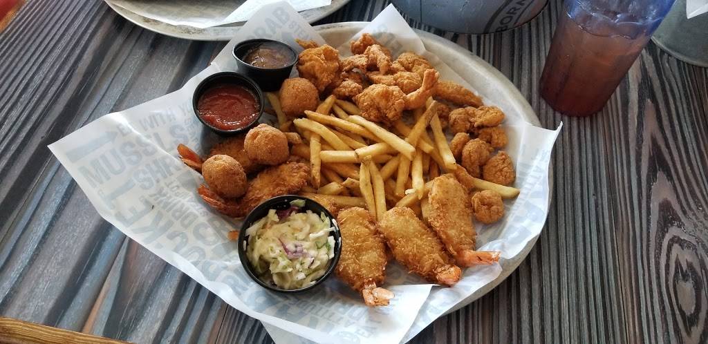 Joes Crab Shack | restaurant | 1200 Main St, Daytona Beach, FL 32118, USA | 3862384050 OR +1 386-238-4050